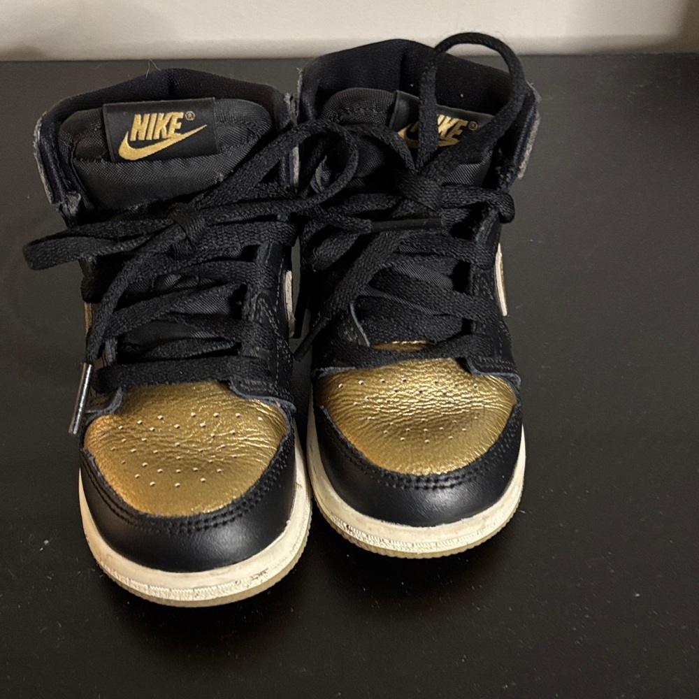 Nike Kids Black and Gold High-Top Sneakers - Jordan 1 Retro - Picture 2 of 3